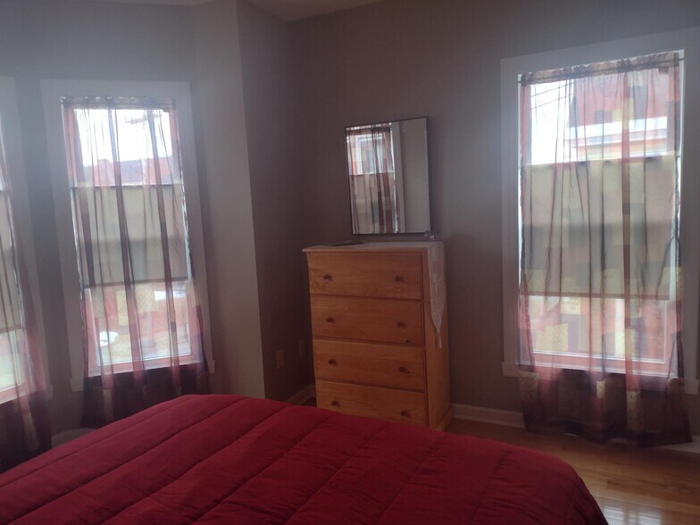 Building Photo - 49 S Main St