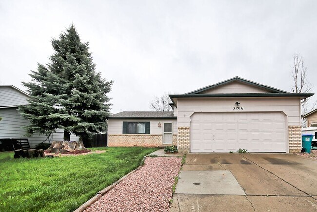 Building Photo - 4-Bedroom Home Near CSU | Fenced Yard & 2-Car Garage