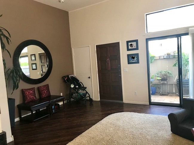 Building Photo - 4028 Mahaila Ave