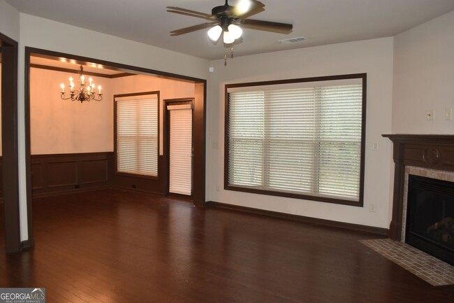 Building Photo - 6260 Crested Moss Dr
