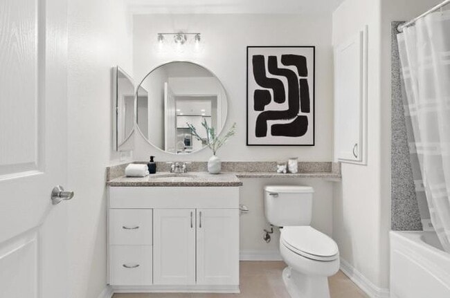 Building Photo - APARTMENT