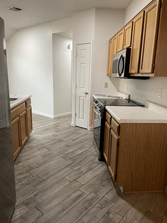 Building Photo - 2211 Garrett Dr