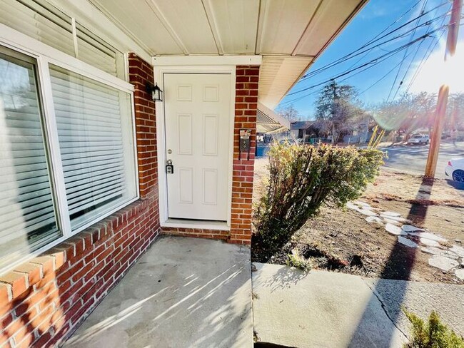 Primary Photo - 1300 Buena Vista Ave