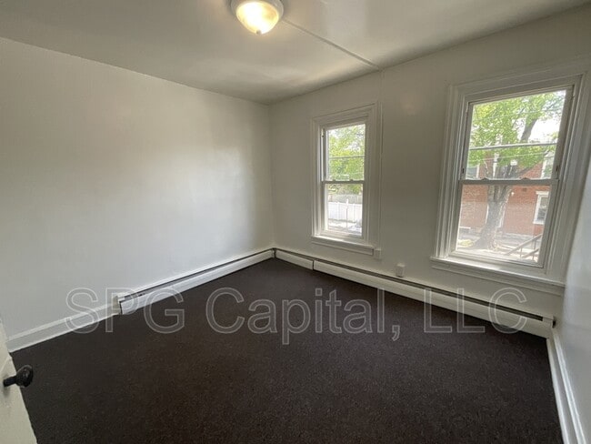 Building Photo - 203 W North St