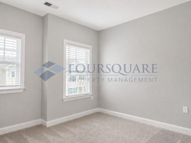 Building Photo - Spacious Corner-Lot Home with Guest Suite, Screened Porch & Detached 2-Car Garage – Resort-Style ...
