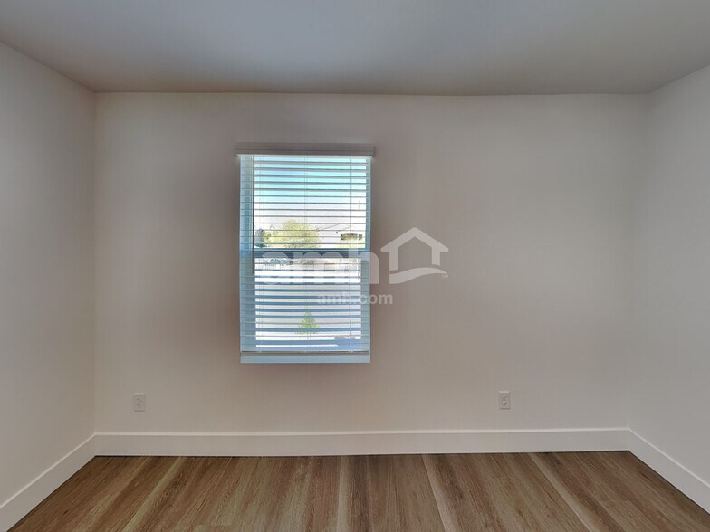 Building Photo - 8182 Winterfell Peak Ave