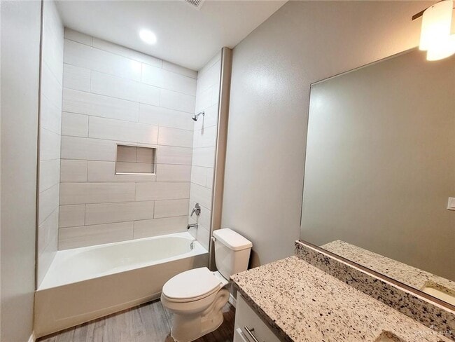 Building Photo - 14 Stauffers St