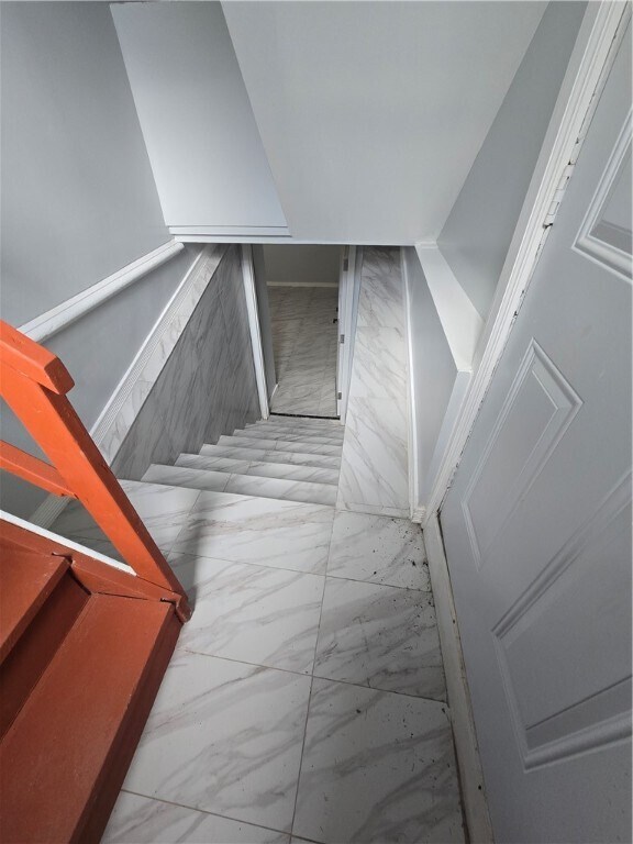 Building Photo - 41 Maple St