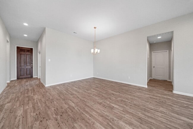 Building Photo - 4911 Bella Danielle Ct