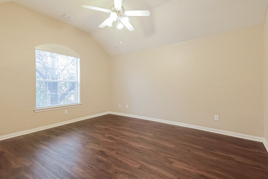 Building Photo - 1619 Marble Falls Dr