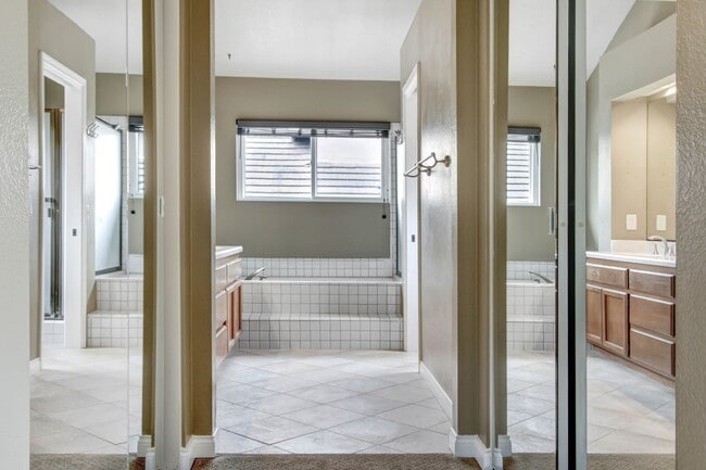 Building Photo - 3 Bed 2 1/2 Bath | 2 Story Home Lactated in Chapparrosa Park, Palisades, Laguna Niguel