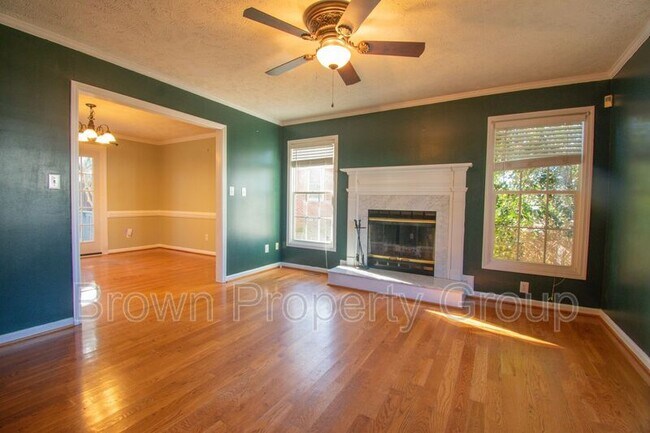 Building Photo - 725 Connaly Dr