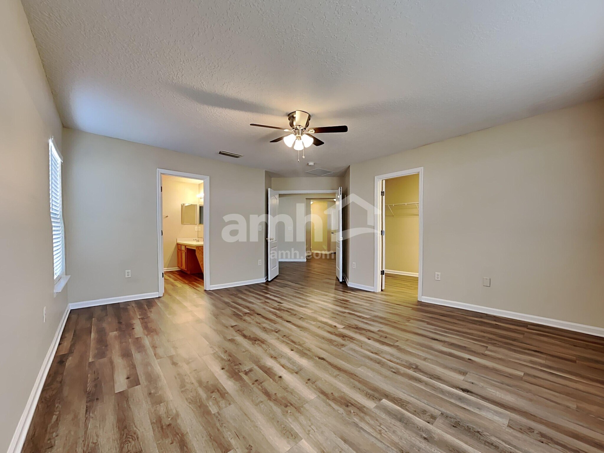 Building Photo - 11501 Brian Lakes Dr N