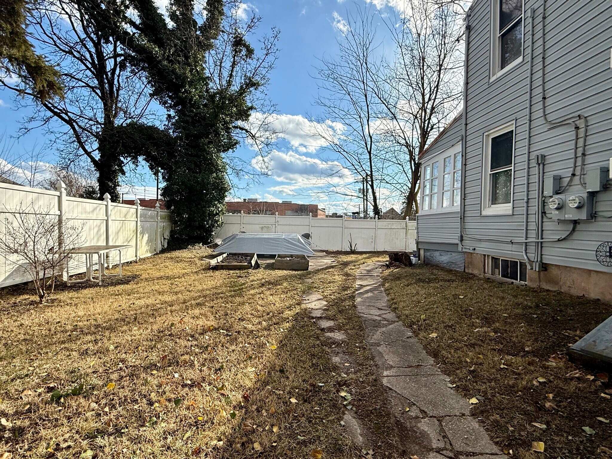 Building Photo - 411 Lyman Ave