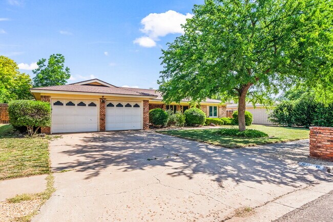 Building Photo - Spacious Home in Southwest Lubbock w/ Office