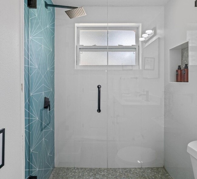 Building Photo - The peaceful place