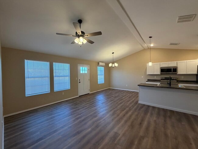 Building Photo - 174 Ruby Ln