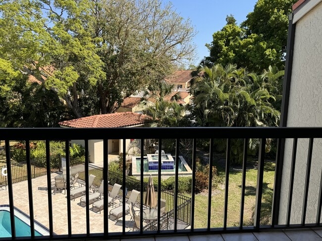 Building Photo - 800 Hudson Ave