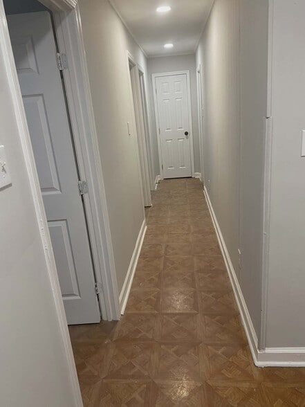 Building Photo - 828 Baltimore St