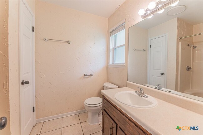 Building Photo - 3006 Belmont Dr