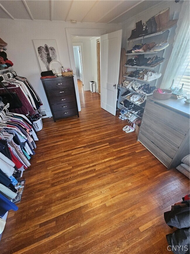 Building Photo - 204 S Broad St