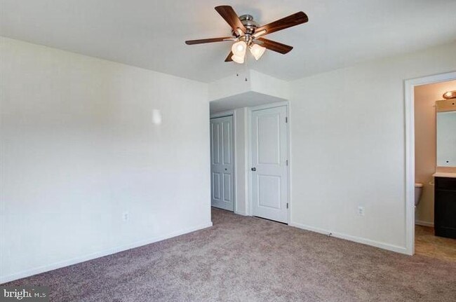 Building Photo - 203 Sage Cir