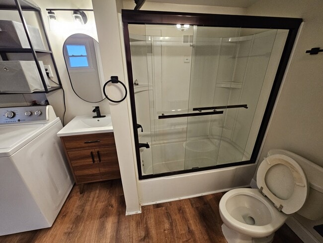 Building Photo - 2481 Professor St