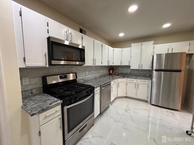 Building Photo - 1301 Plymouth Rd