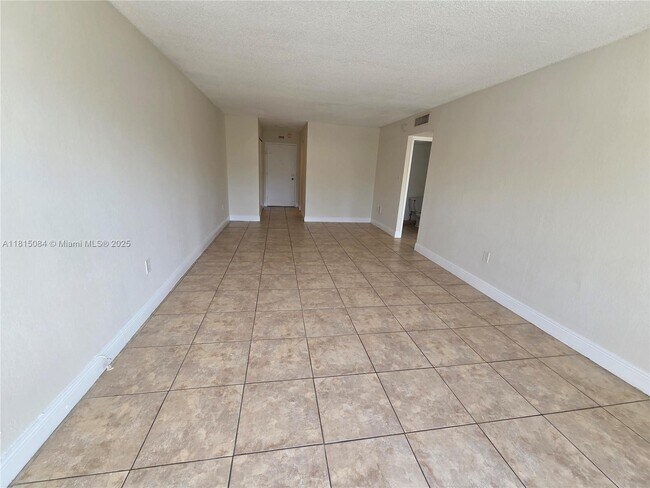Building Photo - 1800 Sans Souci Blvd