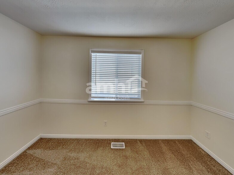 Building Photo - 8359 Sawtooth Oak Dr