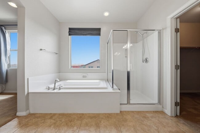 Building Photo - Mountains Edge Gem with Loft, Den & Upgraded Kitchen