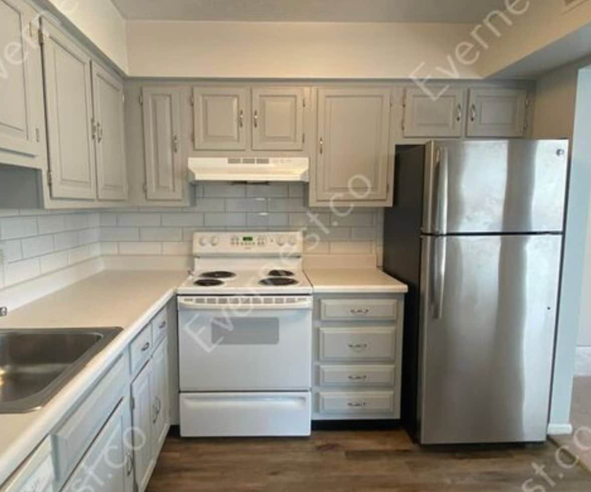 Building Photo - 5285 Portland St