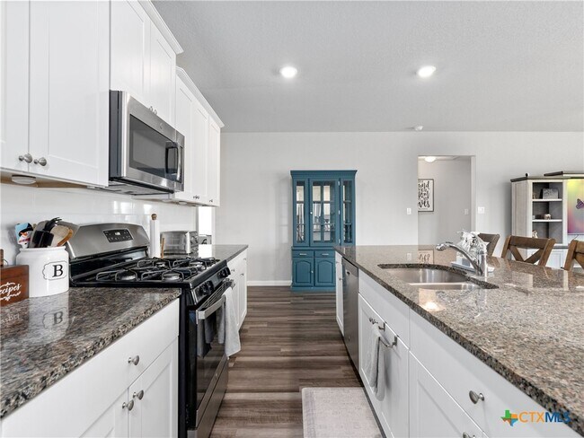 Building Photo - 597 Summersweet Rd