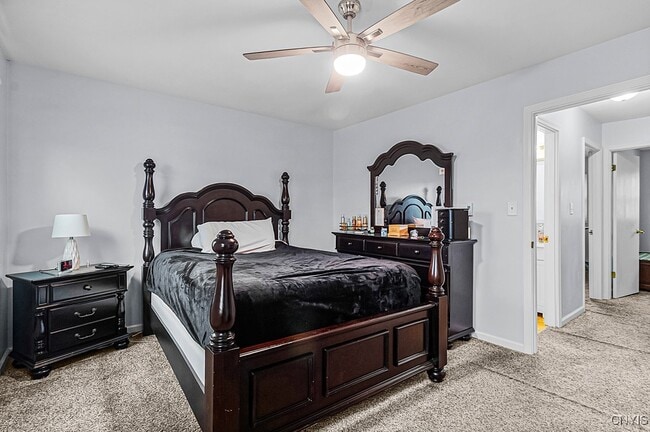 Building Photo - 9395 Pine Grove Ln