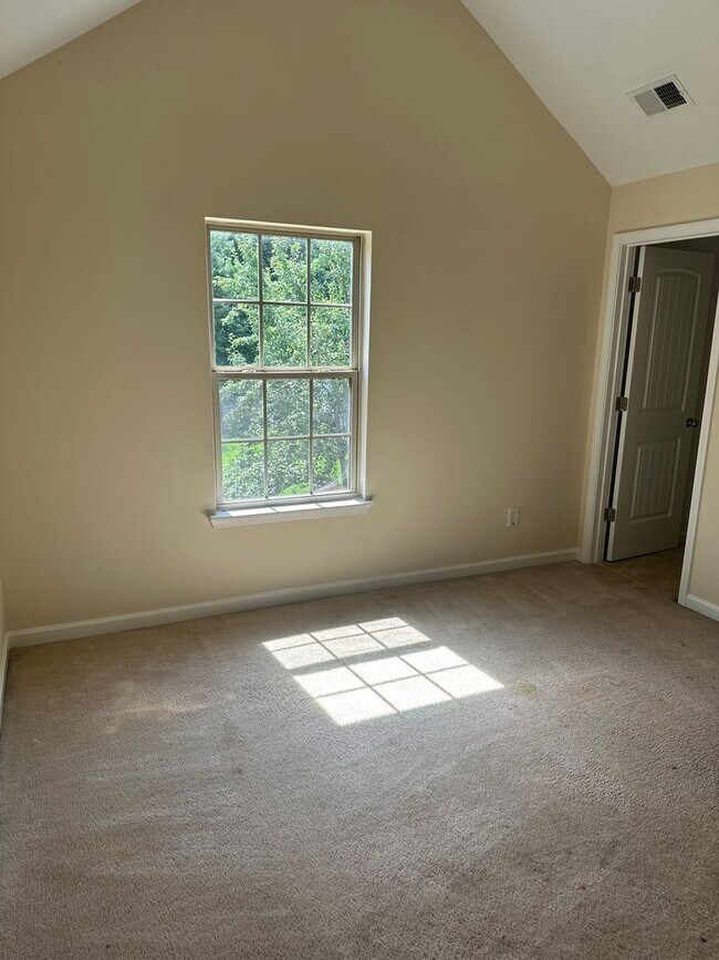 Building Photo - 4 Bedrooms, 3 Bathrooms - Home in Stockbri...