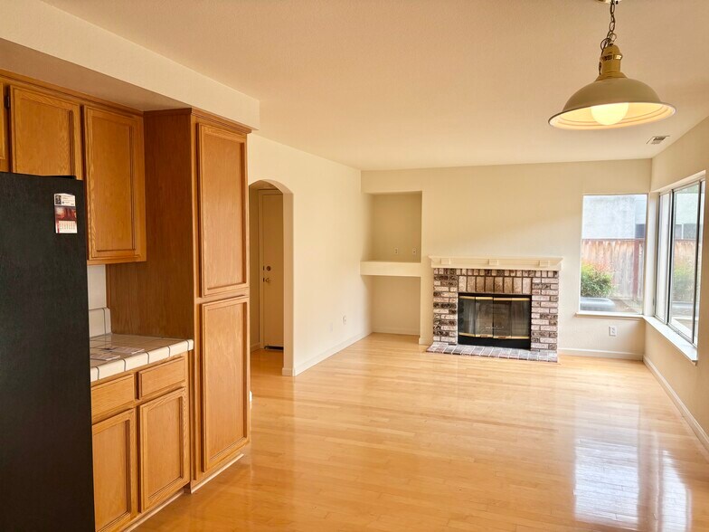 Building Photo - 1363 Egret Dr