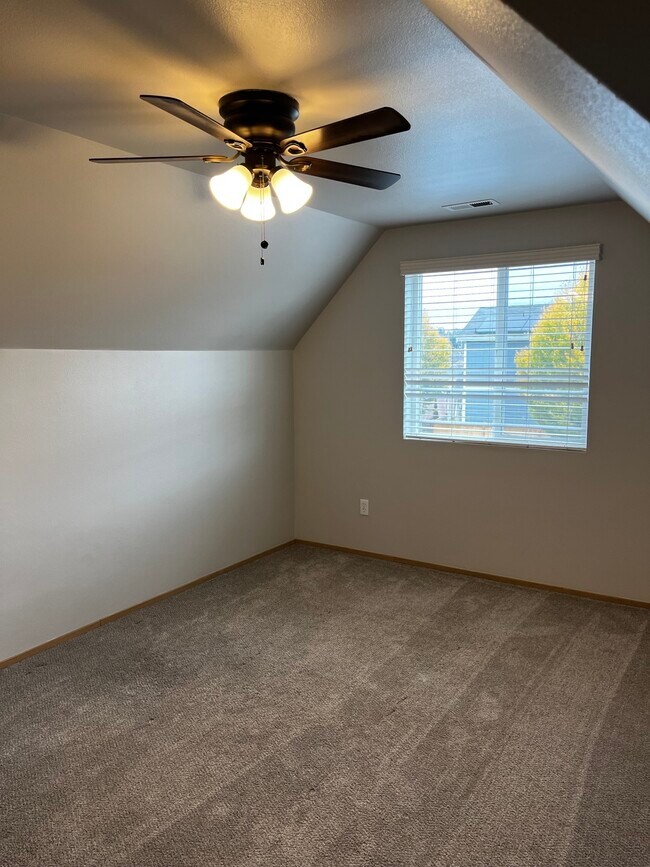 Building Photo - 9982 Greenleaf Loop SE