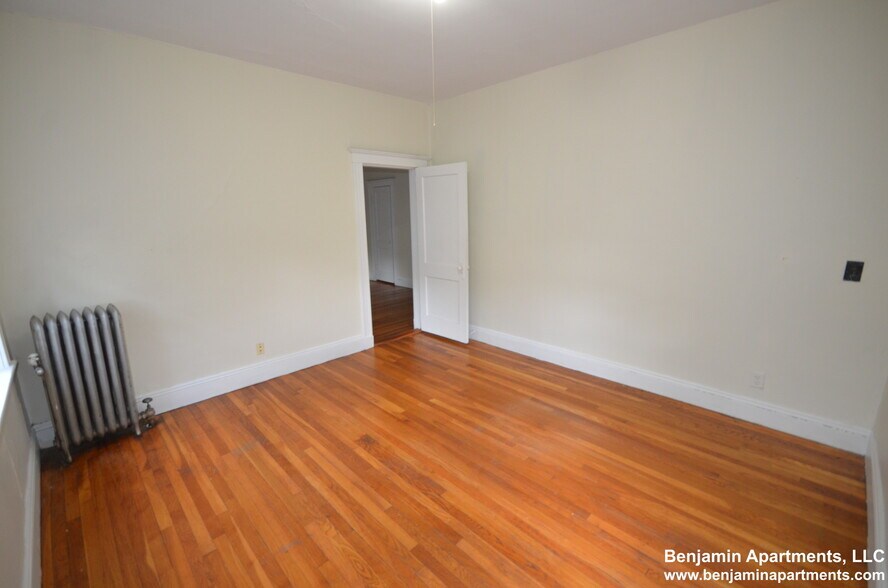 Building Photo - 3 Egremont Rd