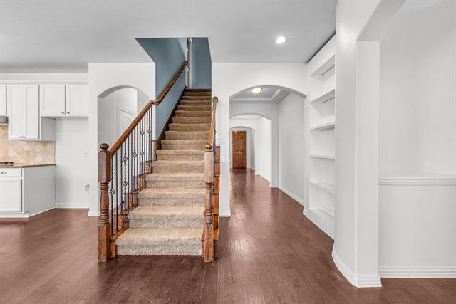 Building Photo - 600 Park Meadow Ln