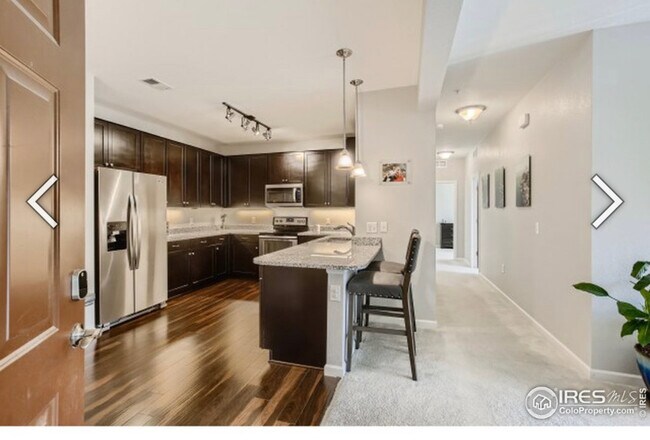 Building Photo - 804 Summer Hawk Dr