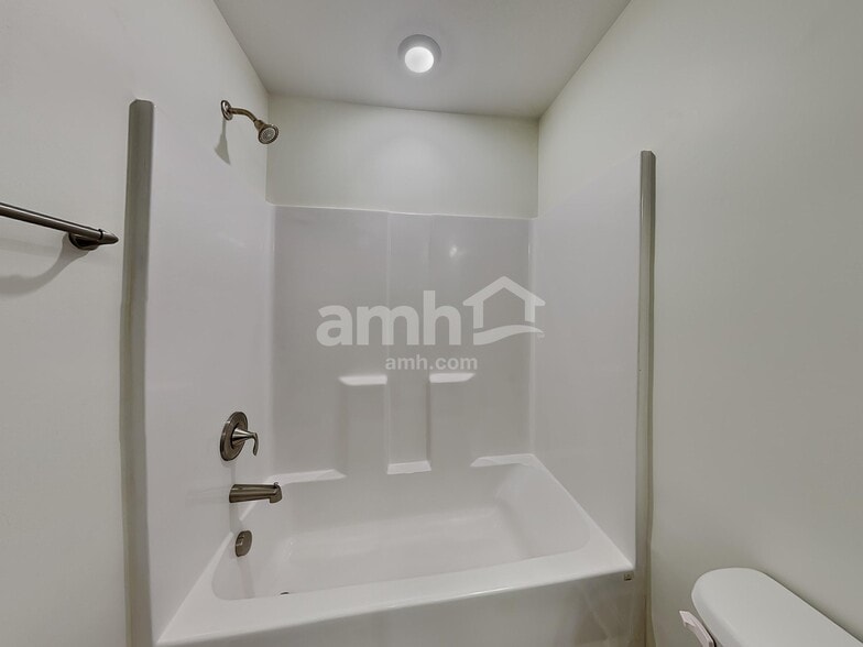 Building Photo - 427 Catawba St