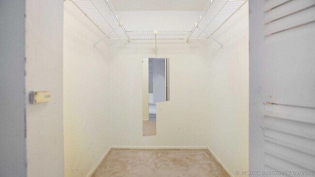 Building Photo - 505 Gardens Dr