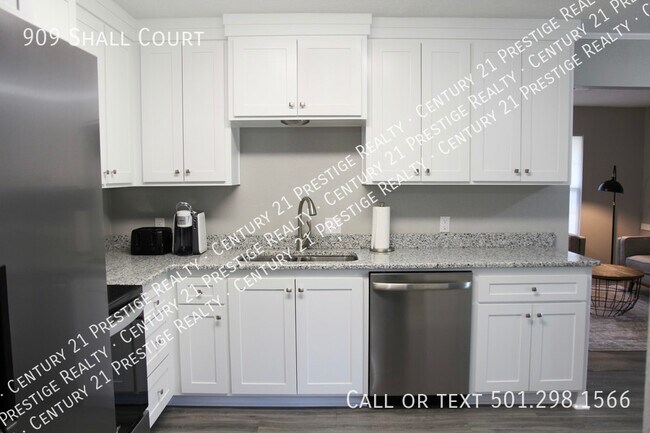 Building Photo - 909 Shall Ct