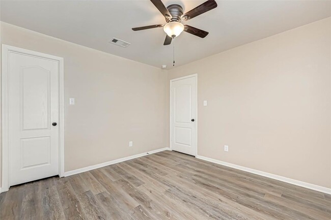 Building Photo - 26611 Glenrock Hills Dr