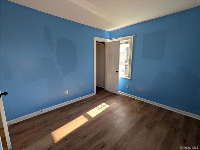 Building Photo - 205-11 110th Ave