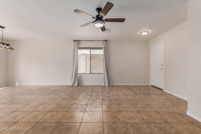 Building Photo - 6932 S Russet Sky Way