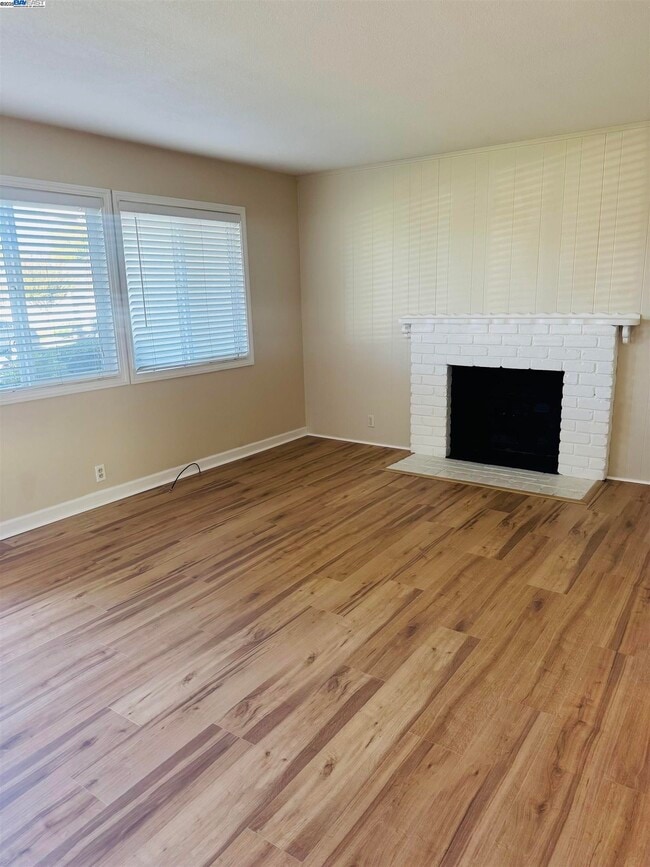 Building Photo - 8320 Davona Dr