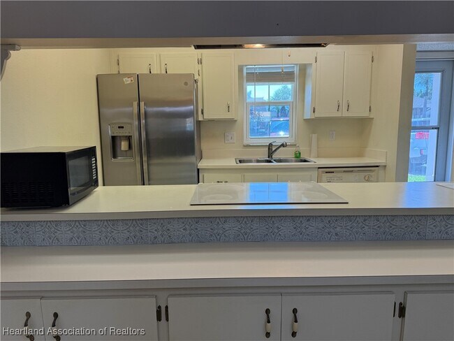 Primary Photo - 3801 Perugia Ave