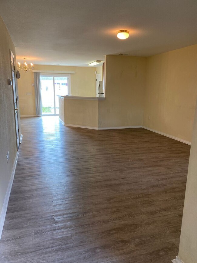 Building Photo - 2 bedroom 2.5 bath in Godley Park