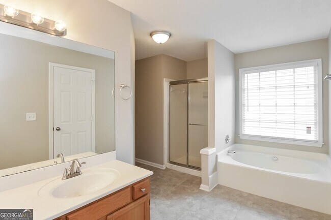 Building Photo - 2970 Binghampton Ln